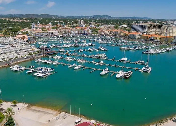 Bright & Stylish 2bedflat 5min Walk To In Vilamoura Quarteira