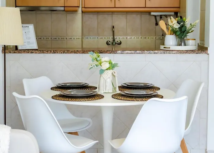 Bright & Stylish 2bedflat 5min Walk To In Vilamoura 쿼테이라